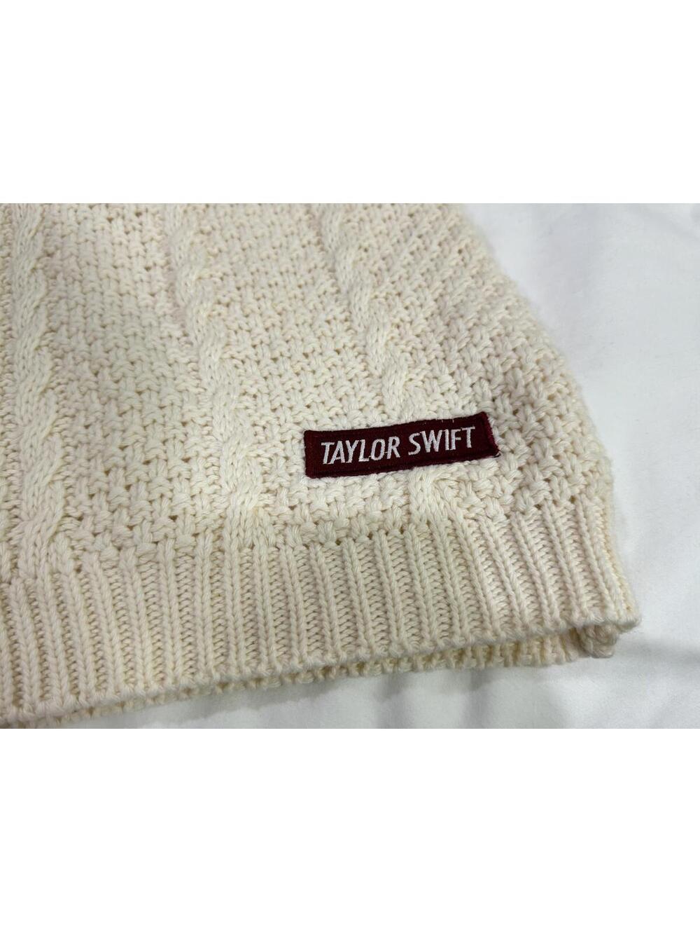 Taylor Swift Red (Taylor's Version) Star Patch Cardigan M/L Official LE - Picture 7 of 10
